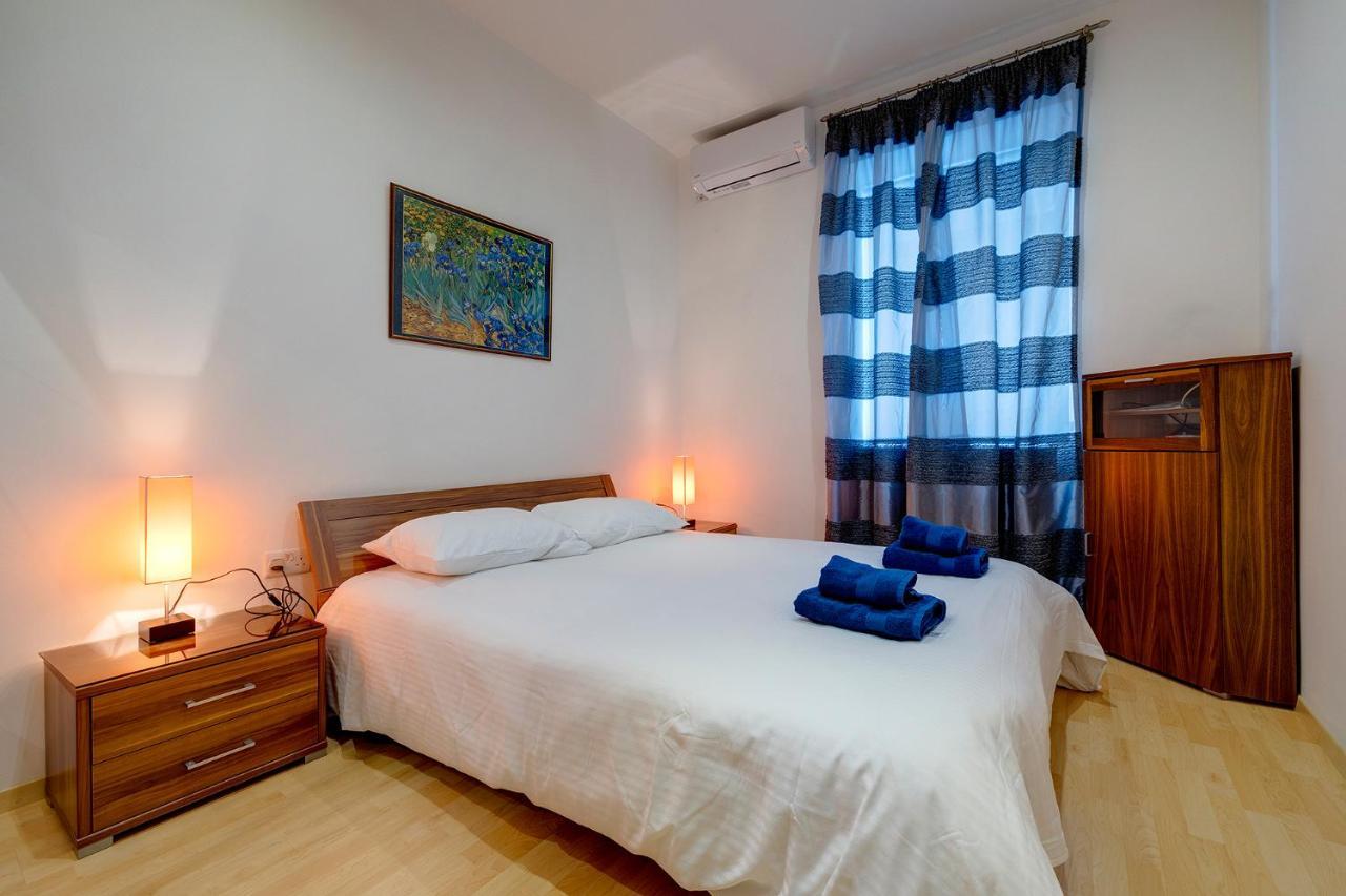 Appartement Unbeatable Location Valletta And Harbour Views à Sliema Extérieur photo