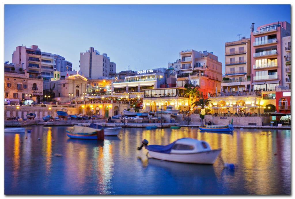 Appartement Unbeatable Location Valletta And Harbour Views à Sliema Extérieur photo