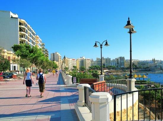 Appartement Unbeatable Location Valletta And Harbour Views à Sliema Extérieur photo